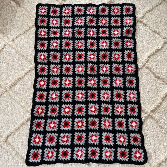 Granny Square Throw Blanket - Picture 7 of 7